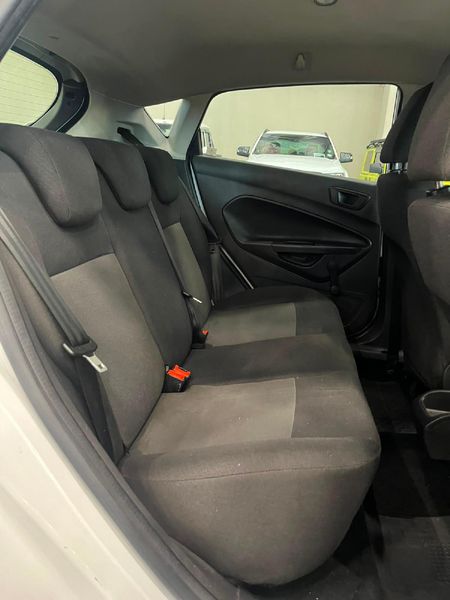 2017-Ford-Fiesta-14-Ambiente-5-dr_11
