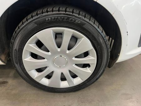 2017-Ford-Fiesta-14-Ambiente-5-dr_8