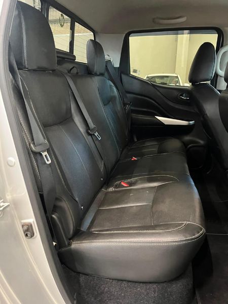 2019-Nissan-Navara-23D-LE-Double-Cab_11