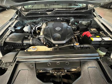 2019-Nissan-Navara-23D-LE-Double-Cab_12