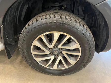 2019-Nissan-Navara-23D-LE-Double-Cab_8
