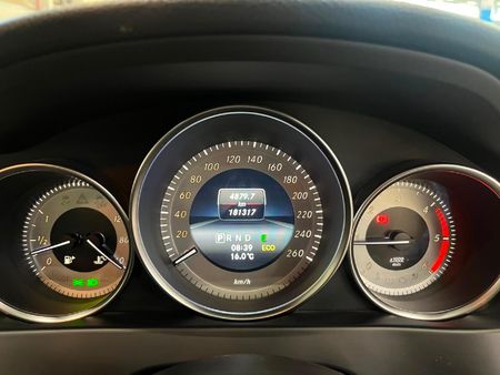 2013-Mercedes-Benz-C-Class-C-200-CDi-Classic-Auto_10