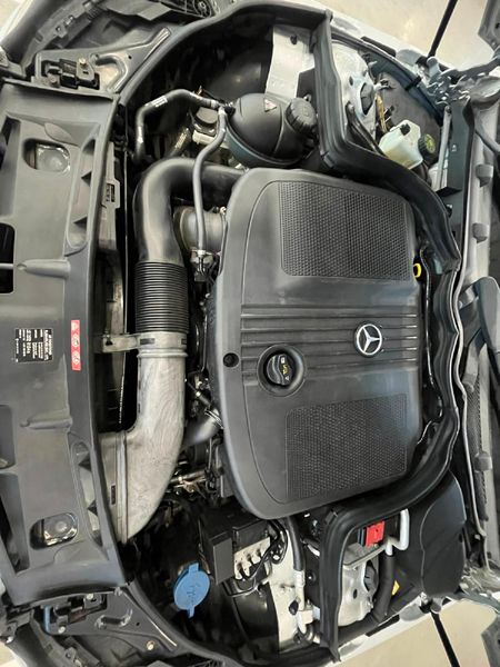 2013-Mercedes-Benz-C-Class-C-200-CDi-Classic-Auto_12