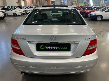 2013-Mercedes-Benz-C-Class-C-200-CDi-Classic-Auto_3