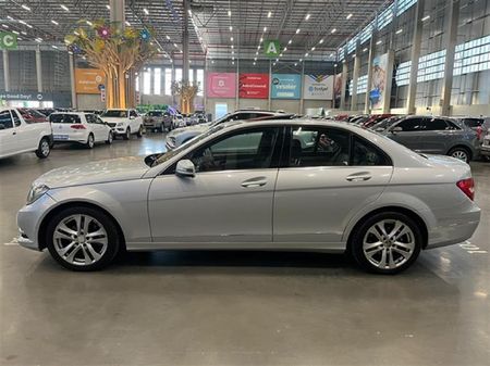 2013-Mercedes-Benz-C-Class-C-200-CDi-Classic-Auto_5