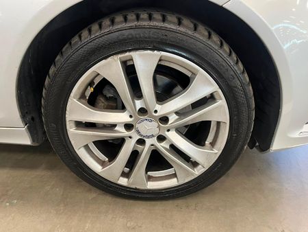 2013-Mercedes-Benz-C-Class-C-200-CDi-Classic-Auto_8
