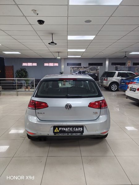 2013-Volkswagen-Golf-VII-14-TSI-Comfortline-Auto_4