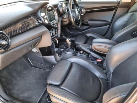 2019-MINI-Hatch-Cooper-S-5-dr-Auto_9