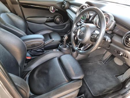 2019-MINI-Hatch-Cooper-S-5-dr-Auto_12
