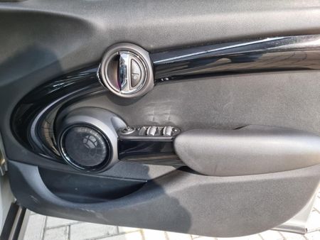 2019-MINI-Hatch-Cooper-S-5-dr-Auto_16