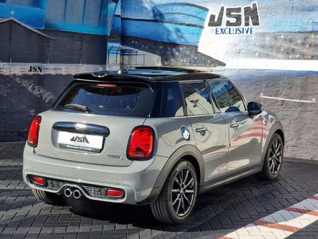 2019-MINI-Hatch-Cooper-S-5-dr-Auto_1