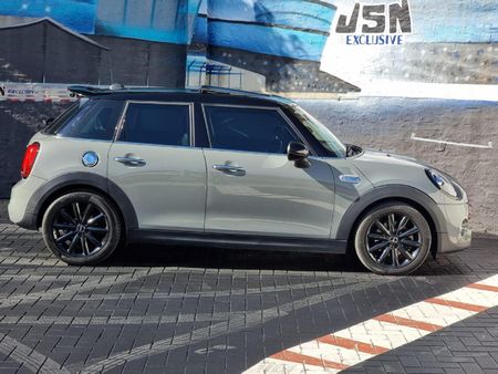 2019-MINI-Hatch-Cooper-S-5-dr-Auto_2