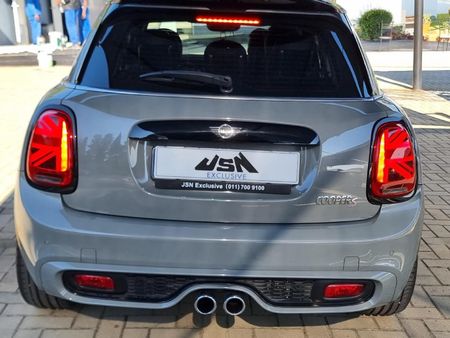 2019-MINI-Hatch-Cooper-S-5-dr-Auto_6