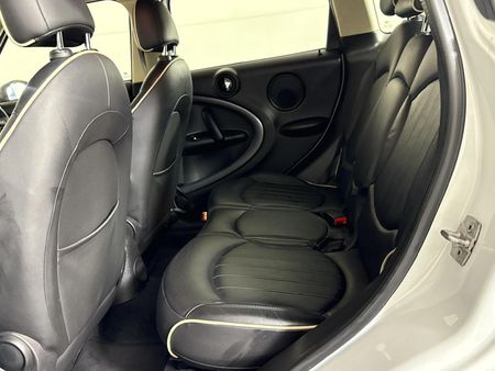 2012-MINI-Countryman-Cooper-S-Auto_3