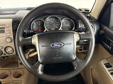 2012-Ford-Everest-30-TDCi-XLT_10