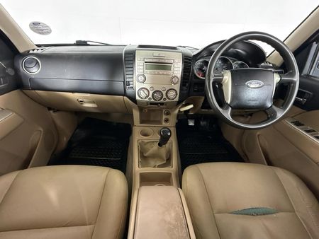 2012-Ford-Everest-30-TDCi-XLT_1