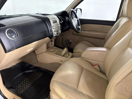 2012-Ford-Everest-30-TDCi-XLT_8