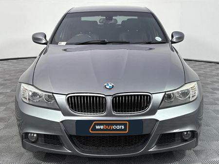 2010-BMW-3-Series-323i-M-Sport_13