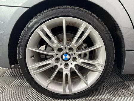 2010-BMW-3-Series-323i-M-Sport_6
