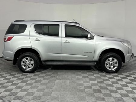 2015-Chevrolet-Trailblazer-25-LT_18