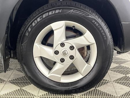 2014-Renault-Duster-15-dCi-Dynamique-4x4_5