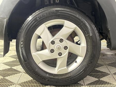 2014-Renault-Duster-15-dCi-Dynamique-4x4_6