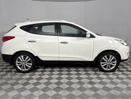 2010-Hyundai-ix35-20-GLS-Executive_17