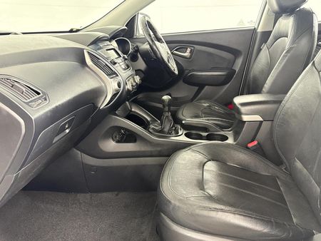 2010-Hyundai-ix35-20-GLS-Executive_8