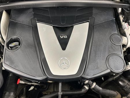 2008-Mercedes-Benz-GL-320-CDI_13