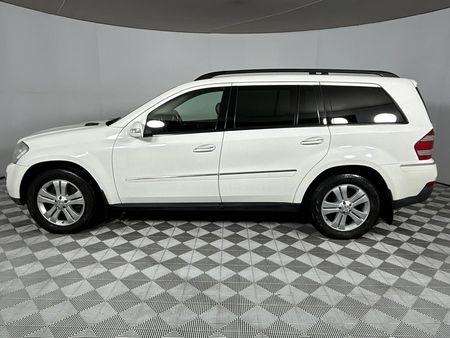 2008-Mercedes-Benz-GL-320-CDI_18