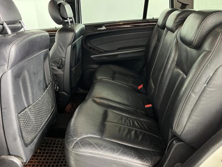 2008-Mercedes-Benz-GL-320-CDI_3