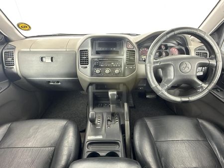 2002-Mitsubishi-Pajero-3200-DI-D-Auto-3-dr_1