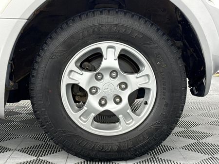 2002-Mitsubishi-Pajero-3200-DI-D-Auto-3-dr_4