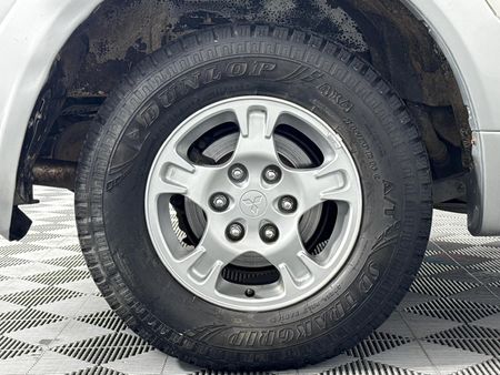 2002-Mitsubishi-Pajero-3200-DI-D-Auto-3-dr_6