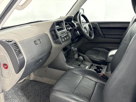 2002-Mitsubishi-Pajero-3200-DI-D-Auto-3-dr_7