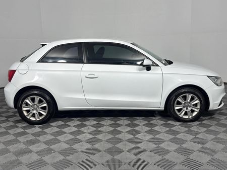 2015-Audi-A1-12-TFSI-3-dr-Attraction_16