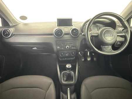 2015-Audi-A1-12-TFSI-3-dr-Attraction_1