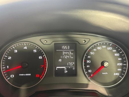 2015-Audi-A1-12-TFSI-3-dr-Attraction_2