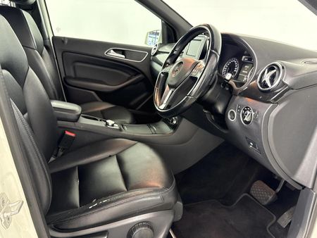 2014-Mercedes-Benz-B-Class-B-250-BE-Auto_9