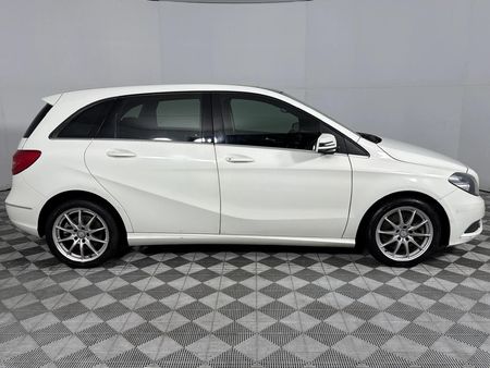 2014-Mercedes-Benz-B-Class-B-250-BE-Auto_18