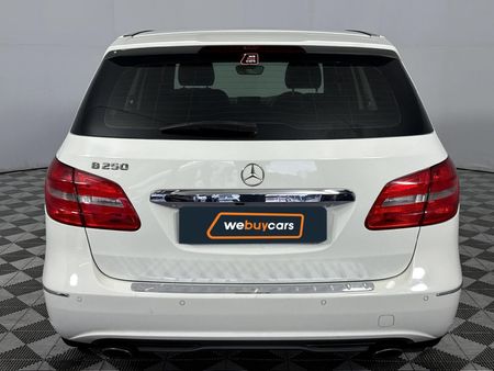 2014-Mercedes-Benz-B-Class-B-250-BE-Auto_19