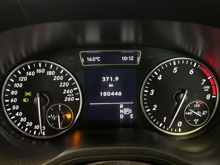 2014-Mercedes-Benz-B-Class-B-250-BE-Auto_2