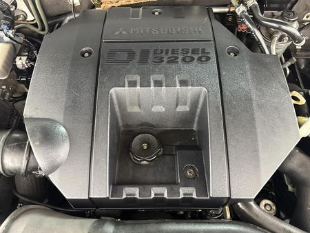 2006-Mitsubishi-Pajero-3200-DI-D-GLX-Auto_12
