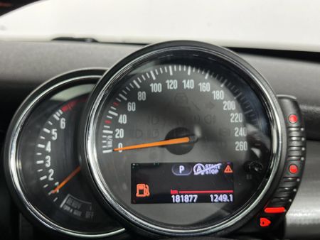 2016-MINI-Hatch-Cooper-5-dr_2