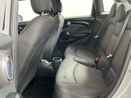 2016-MINI-Hatch-Cooper-5-dr_3