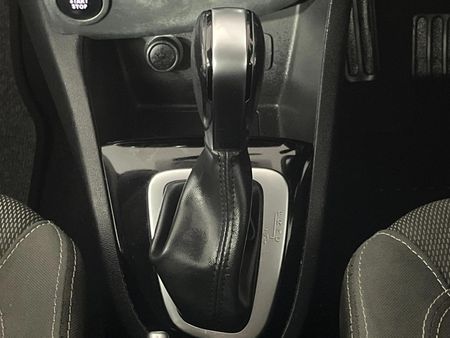2017-Renault-Clio-IV-12T-Expression-Auto-5-dr-88kW_10