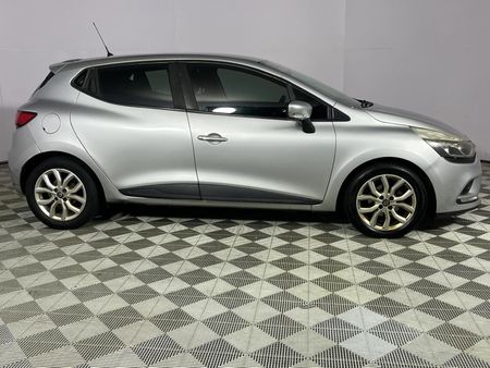2017-Renault-Clio-IV-12T-Expression-Auto-5-dr-88kW_16