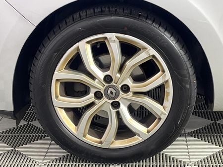 2017-Renault-Clio-IV-12T-Expression-Auto-5-dr-88kW_4