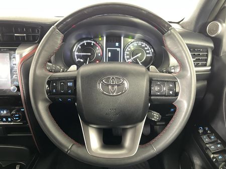 2025-Toyota-Fortuner-28-GD-6-RB-Auto_10