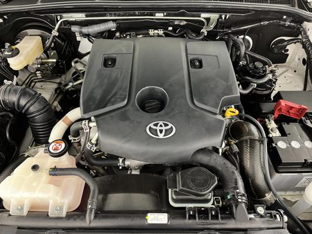 2025-Toyota-Fortuner-28-GD-6-RB-Auto_11